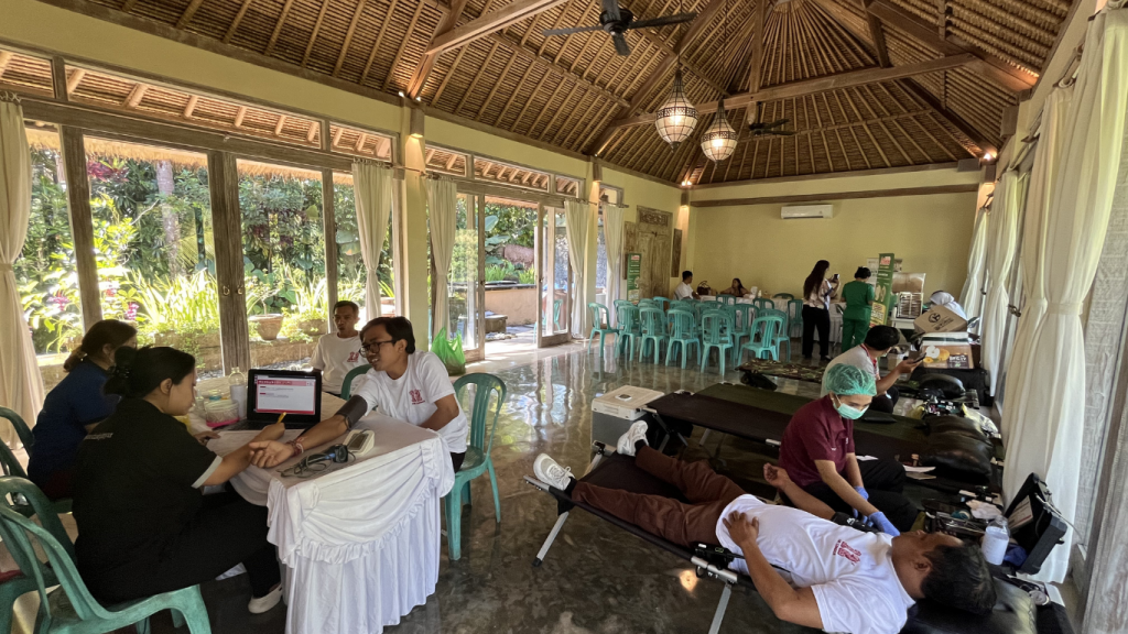 Donor darah dan cek kesehatan Gratis di puri Gangga Resort | Anniversary 12th