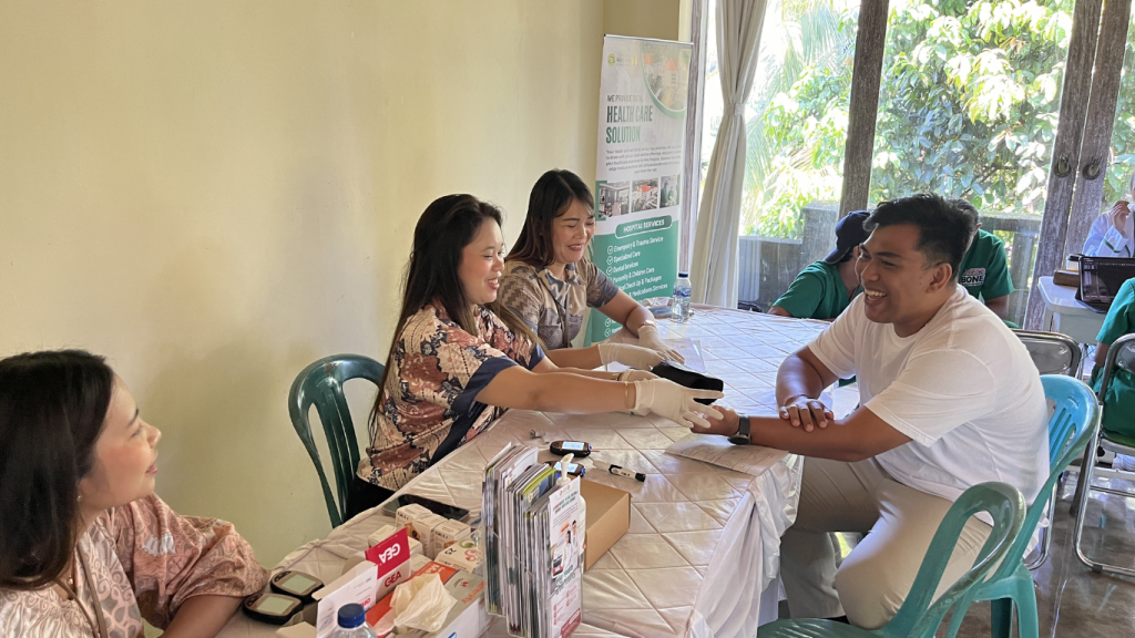 Donor darah dan cek kesehatan Gratis di puri Gangga Resort | Anniversary 12th